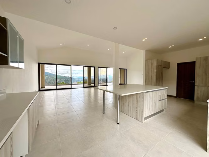 VENTA DE PENTHOUSE  EN CONDOMINIO VISTA AL VALLE - SANTA ANA