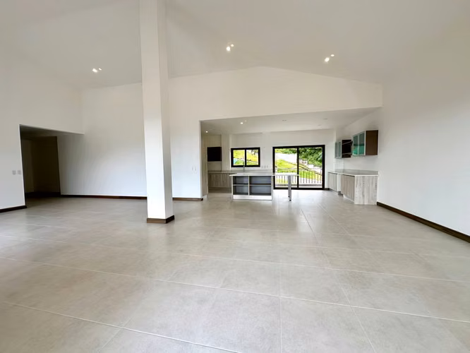VENTA DE PENTHOUSE  EN CONDOMINIO VISTA AL VALLE - SANTA ANA