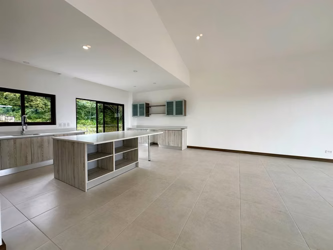VENTA DE PENTHOUSE  EN CONDOMINIO VISTA AL VALLE - SANTA ANA