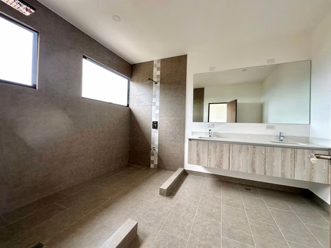VENTA DE PENTHOUSE  EN CONDOMINIO VISTA AL VALLE - SANTA ANA