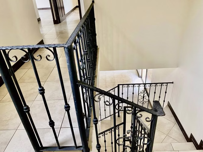 Confort Seguridad  Espacios Generosos | Condominio En Sabanilla