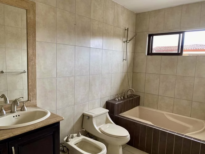 Confort Seguridad  Espacios Generosos | Condominio En Sabanilla