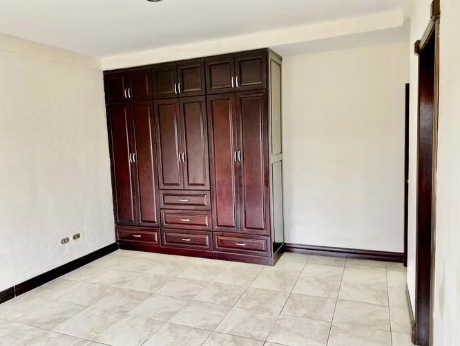 Confort Seguridad  Espacios Generosos | Condominio En Sabanilla