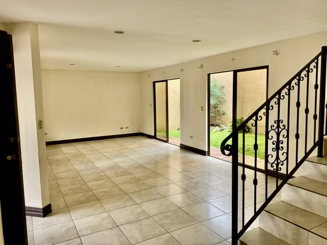 Confort Seguridad  Espacios Generosos | Condominio En Sabanilla