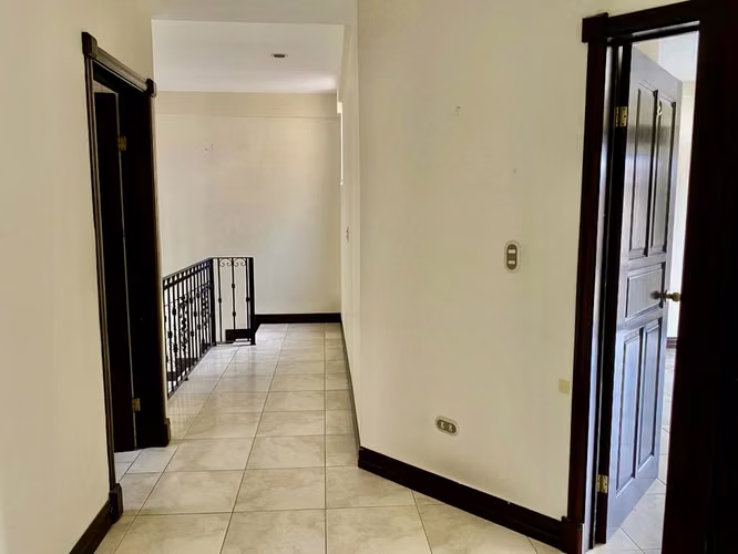 Confort Seguridad  Espacios Generosos | Condominio En Sabanilla