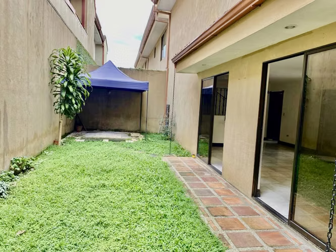Confort Seguridad  Espacios Generosos | Condominio En Sabanilla