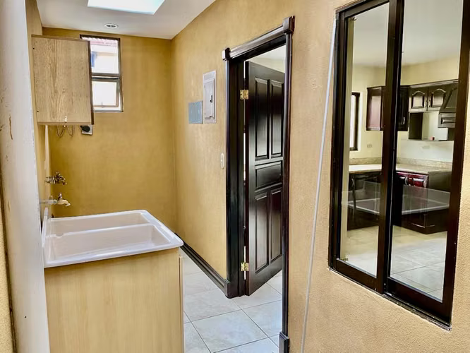 Confort Seguridad  Espacios Generosos | Condominio En Sabanilla