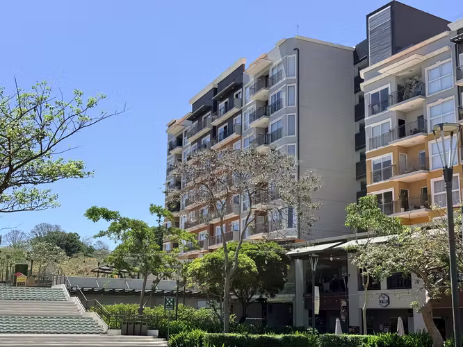 Se vende apartamento en ultimo piso, penthouse, amplio con terraza en Santa Verde Heredia