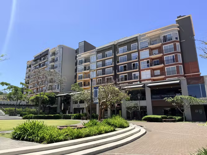 Se vende apartamento en ultimo piso, penthouse, amplio con terraza en Santa Verde Heredia