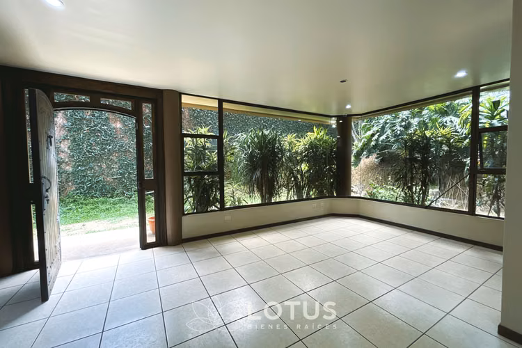 Casa en Residencial Altos de Ayarco, Lomas de Ayarco, Cod. AJ050