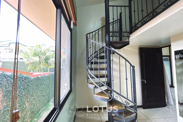 Casa en Residencial Altos de Ayarco, Lomas de Ayarco, Cod. AJ050
