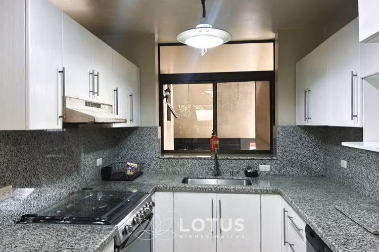 Casa en Residencial Altos de Ayarco, Lomas de Ayarco, Cod. AJ050