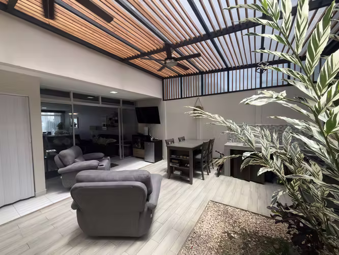 Venta de casa en condominio en San Miguel de Santo Domingo, Heredia