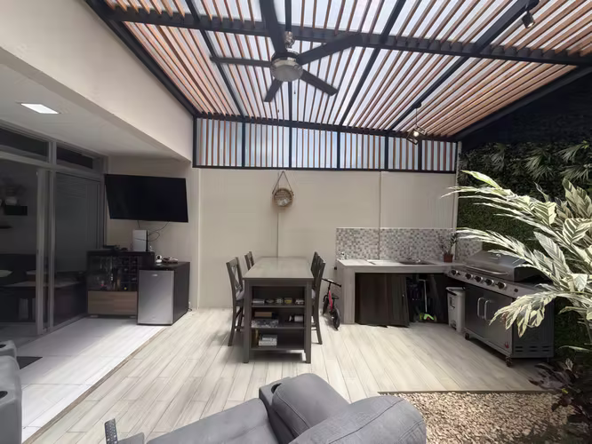 Venta de casa en condominio en San Miguel de Santo Domingo, Heredia