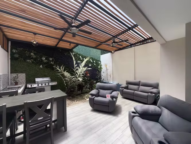 Venta de casa en condominio en San Miguel de Santo Domingo, Heredia