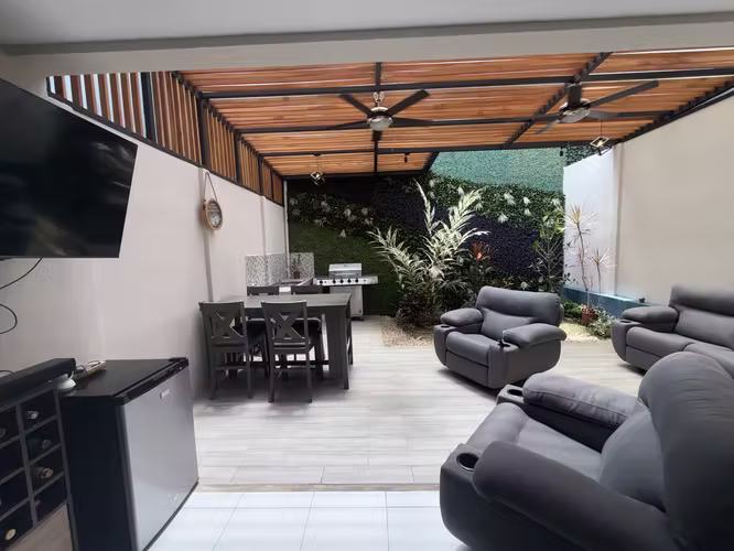 Venta de casa en condominio en San Miguel de Santo Domingo, Heredia