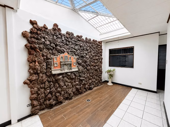VENTA DE CASA EN SABANA SUR, RESIDENCIAL Y USO MIXTO