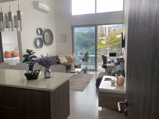 ESCAZU: APARTAMENTO EN VENTA AMUEBLADO Y ALQUILADO! - Imagen 1