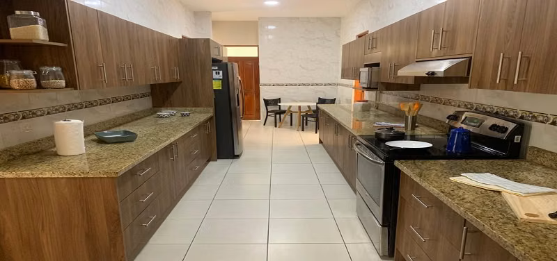 Alquiler de Elegante Casa de una planta en Residencial Privado – San Rafael de Escazú - Imagen 3