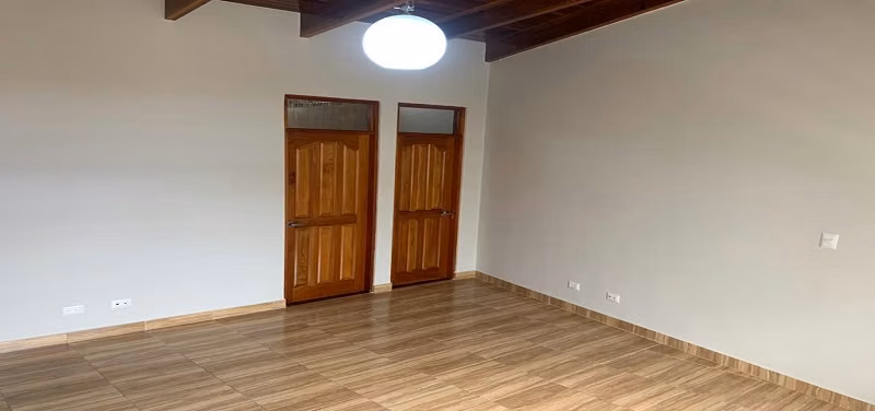 Alquiler de Elegante Casa de una planta en Residencial Privado – San Rafael de Escazú - Imagen 6