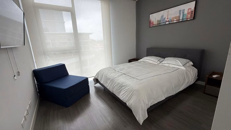 Alquiler de Apartamento Contemporáneo Full Amoblado en San Rafael de Escazú - Imagen 5