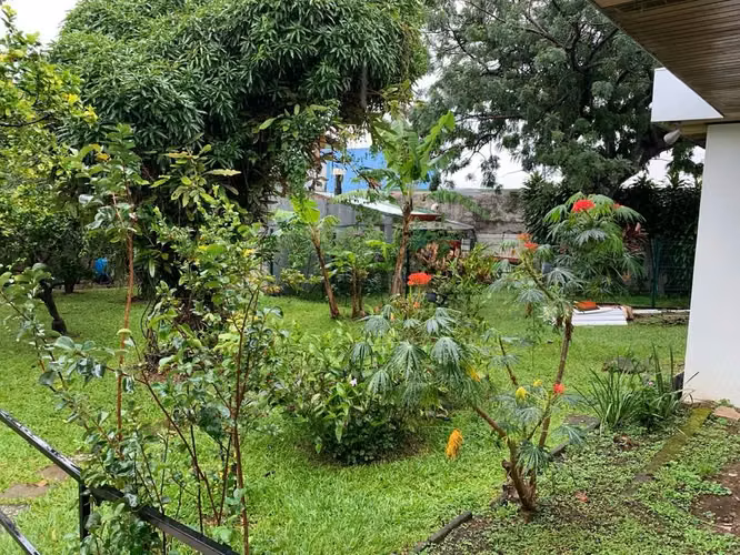 Se vende propiedad comercial. Curridabat Centro