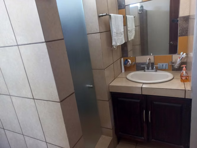 !Propiedad de Lujo en La Garita, Casa Principal + 2 Apartamentos!