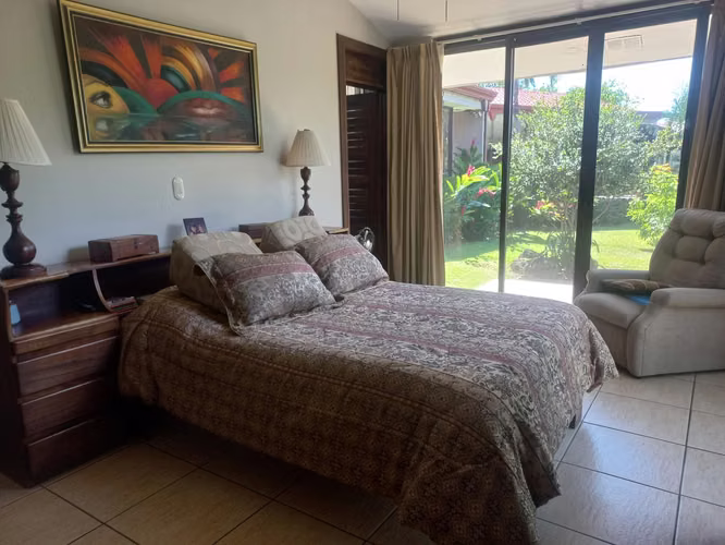 !Propiedad de Lujo en La Garita, Casa Principal + 2 Apartamentos!