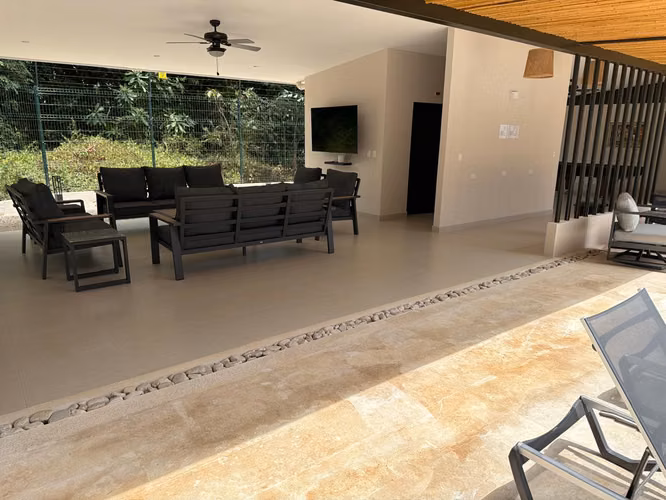 Venta de Condo - Condo Tropical a Pasos de Playa Jacó