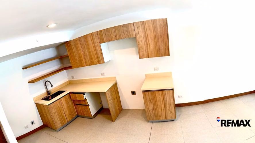 Venta de Condo - Condo Tropical a Pasos de Playa Jacó