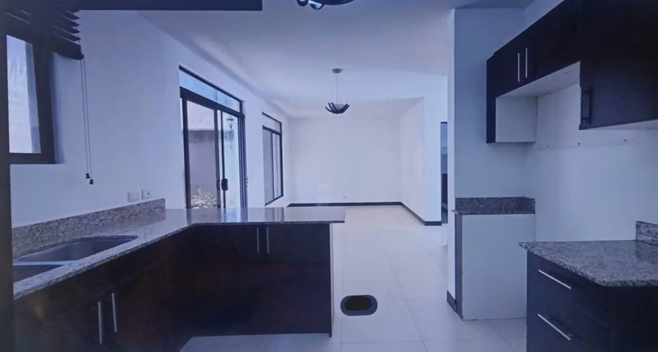 SE VENDE CASA EN CONDOMINIO ATOCHA ULLOA DE HEREDIA