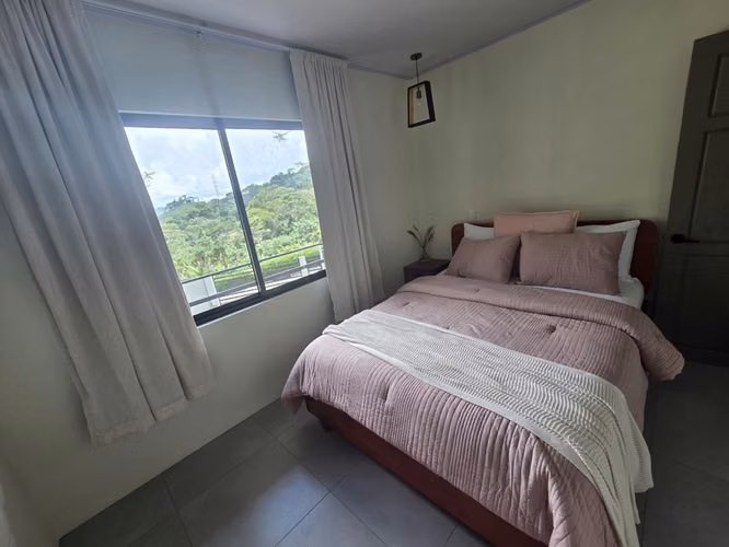 Moderna Villa  con Vista Panorámica y Jacuzzi Privado – Oportunidad Única de Compra