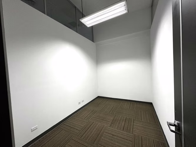 OFICINA CORPORATIVA EN ALQUILER | PLAZA MURANO, SANTA ANA