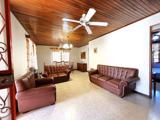 Casa en Venta en Alajuela, Villa Bonita. Con Apto Independiente y Gran Terreno — Oportunidad Única - Imagen 4