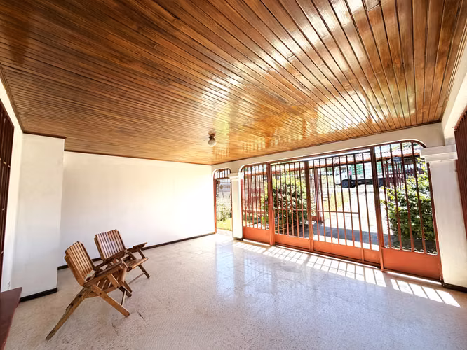 Casa en Venta en Alajuela, Villa Bonita. Con Apto Independiente y Gran Terreno — Oportunidad Única - Imagen 3
