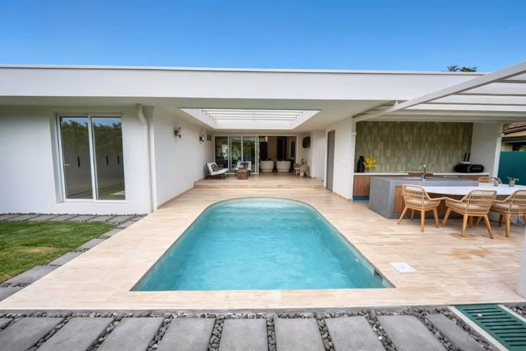 vendo  casa de lujo en Bosques de lindora