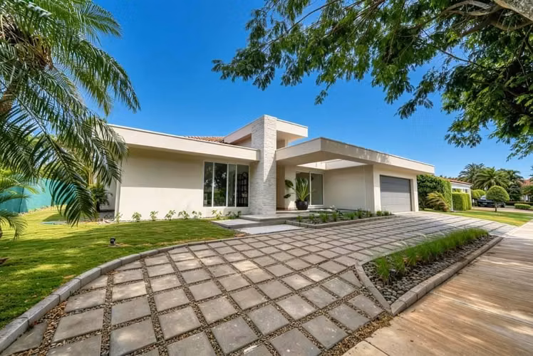 vendo  casa de lujo en Bosques de lindora