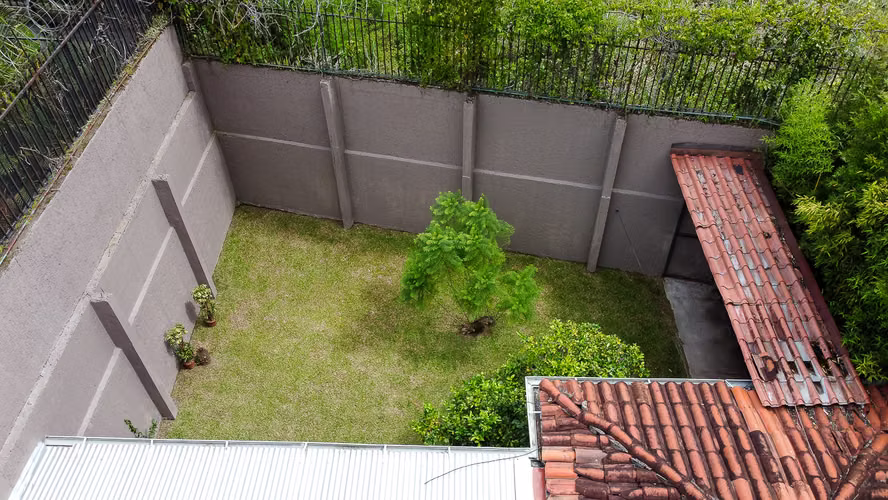 Venta de Casa en Lomas de Ayarco (en exclusivo condominio)