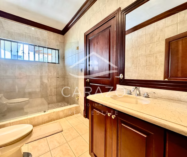 Casa de Lujo con piscina privada en Los Reyes - Imagen 11
