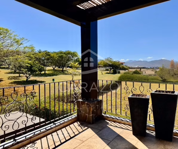Casa de lujo con piscina en condominio en Los Reyes - Imagen 14