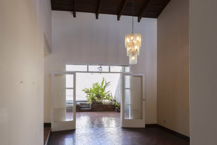 Se Vende-Espaciosa Casa en Rohrmoser, San Jose, Costa Rica-VH