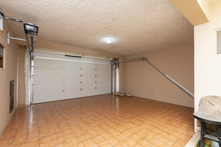 Se Vende-Espaciosa Casa en Rohrmoser, San Jose, Costa Rica-VH