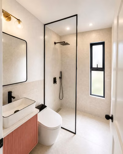 CASA REMODELADA EN VENTA PAVAS, UNA PLANTA CON PATIO! P615