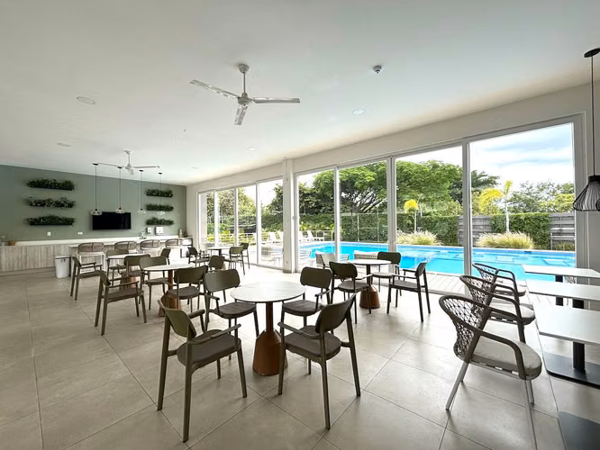 VENTA DE CASA NUEVA ESQUINERA EN CONDOMINIO NASARA - SANTA ANA