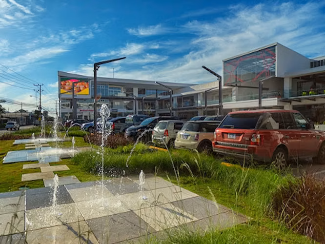 ALQUILER DE LOCAL EN PLAZA COMERCIAL - 2DO PISO - SANTA ANA