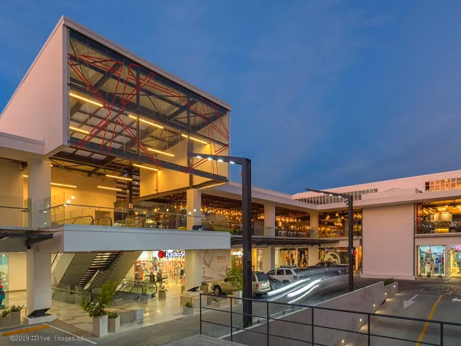 ALQUILER DE LOCAL EN PLAZA COMERCIAL - 2DO PISO - SANTA ANA