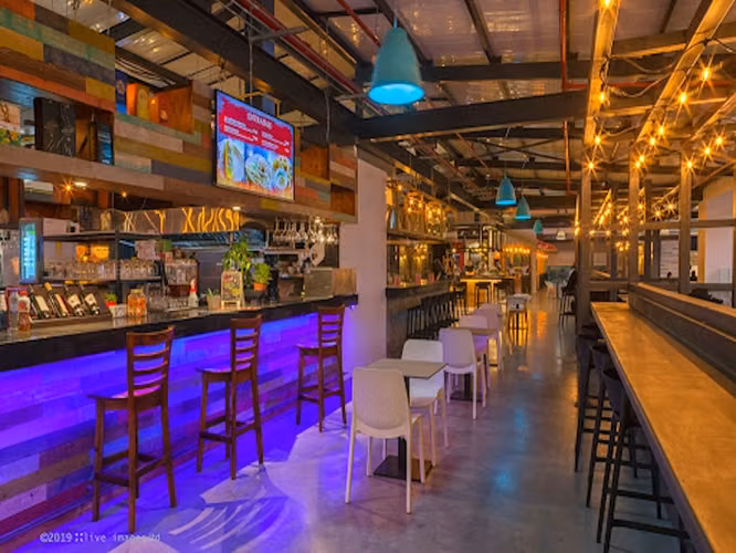 ALQUILER DE LOCAL EN PLAZA COMERCIAL - 2DO PISO - SANTA ANA