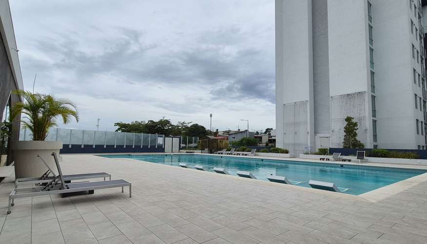 Apartamento moderno de 2 dormitorios en Cinco Esquinas, Tibás