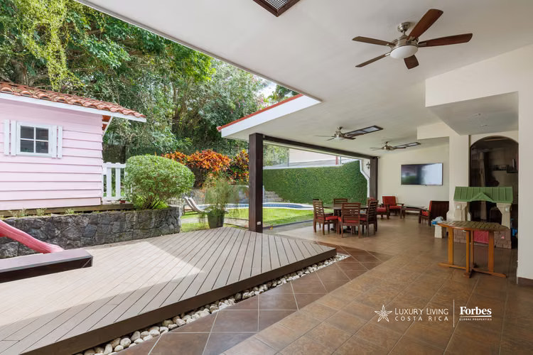 21436 - Casa en residencial privado con piscina y jardín,  de dos pisos - Imagen 5