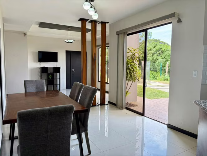 Casa en Alquiler en Estanquillos de Atenas